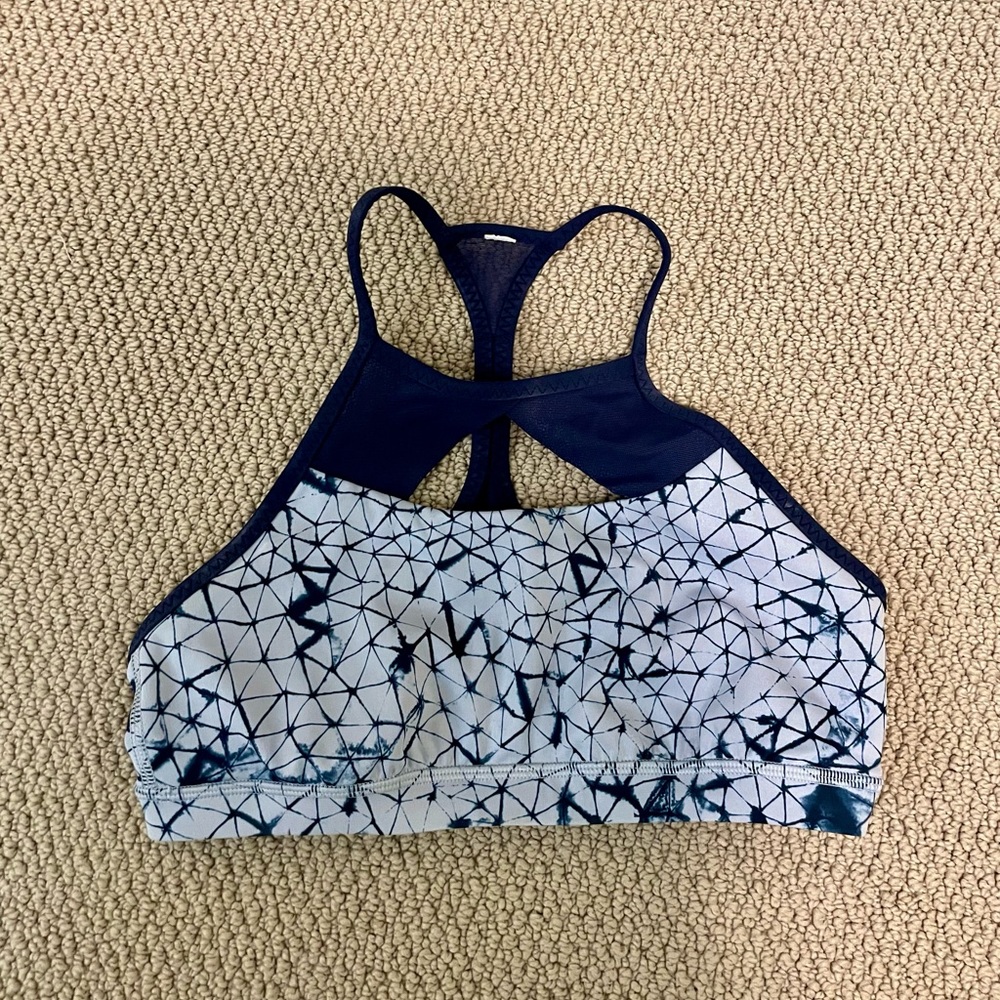 Lululemon keyhole sports bra